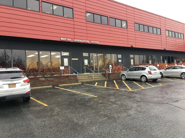 600 E Railroad Ave, Wasilla, AK à louer - Photo de l’immeuble – Image 1 sur 15