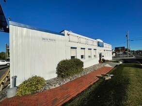 202 S 3rd St, Coopersburg, PA à louer Photo intérieure– Image 2 sur 16