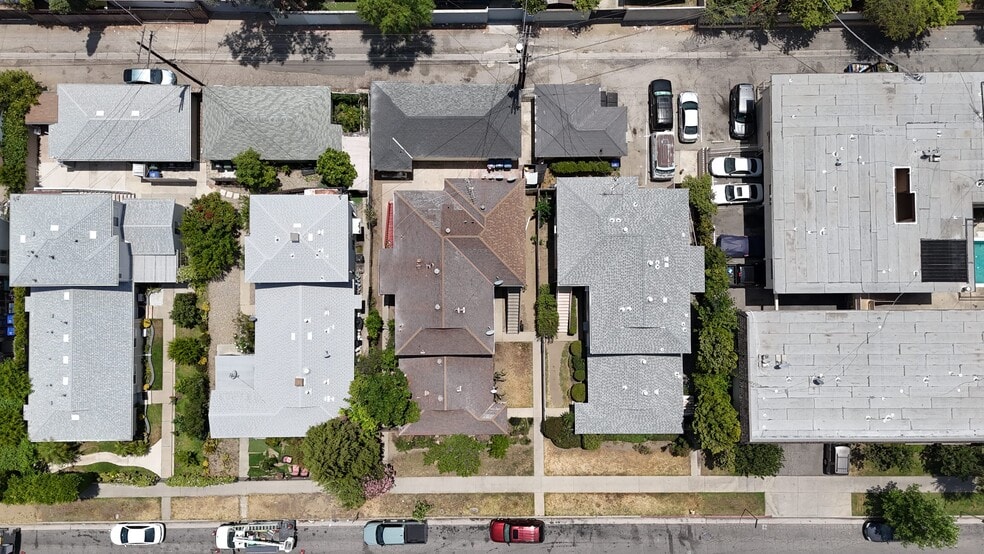 13350 Victory Blvd, Van Nuys, CA à vendre - Photo de l’immeuble – Image 3 sur 12