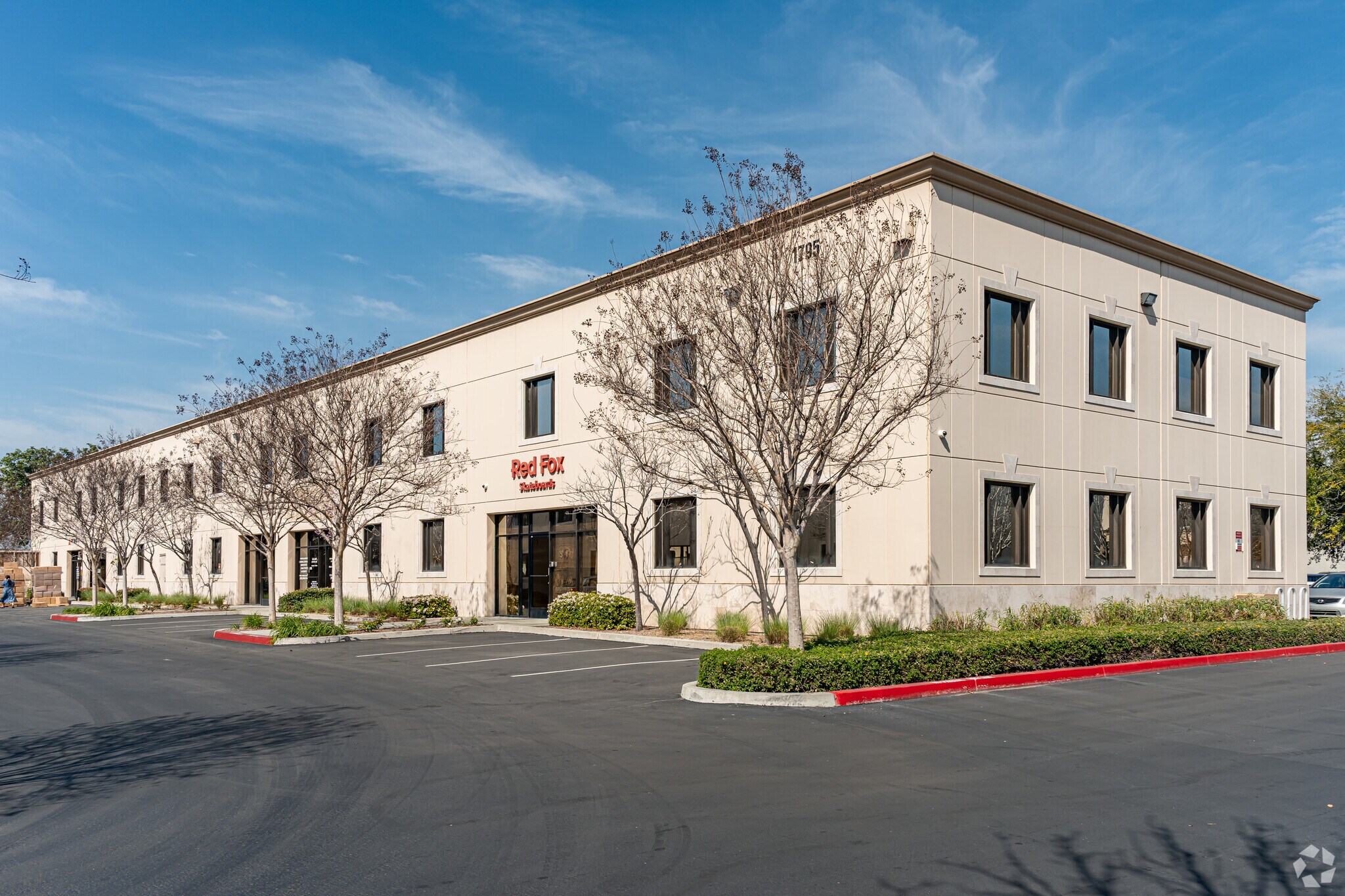 1795 E Holt Blvd, Ontario, CA à vendre Photo principale– Image 1 sur 5