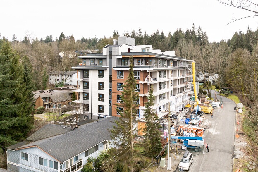 148-154 James Rd, Port Moody, BC à vendre - Photo de l’immeuble – Image 1 sur 2