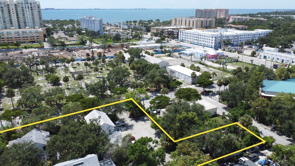 830 Central Ave, Sarasota, FL à vendre - Photo de l’immeuble – Image 3 sur 7