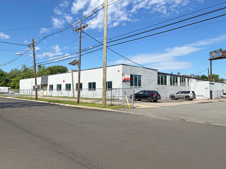 215 S Newman St, Hackensack, NJ à louer - Photo de l’immeuble – Image 2 sur 5