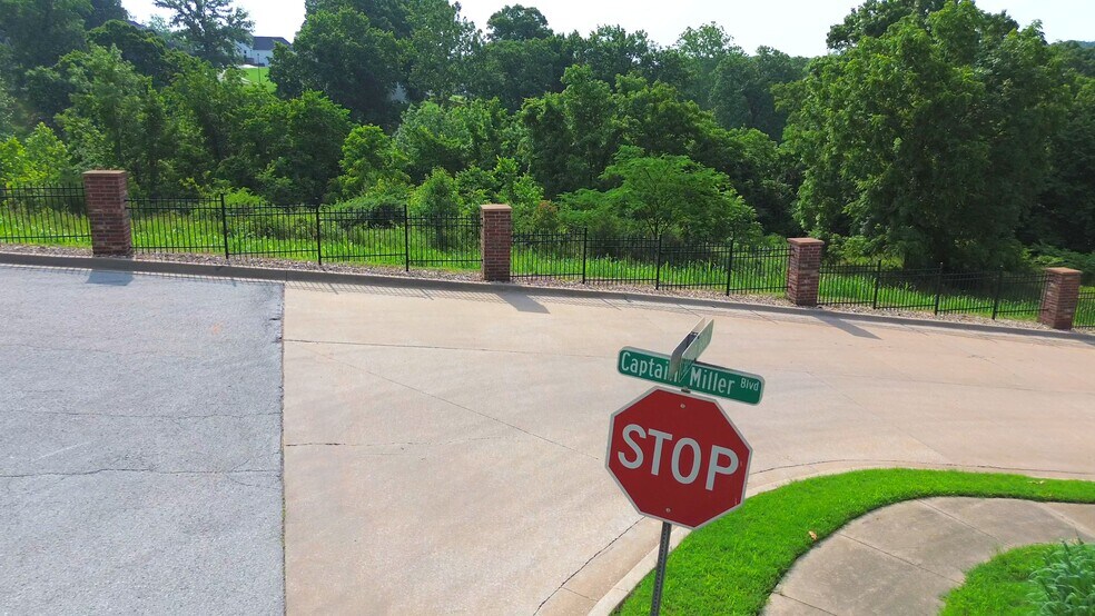 Captain Miller Boulevard, Pea Ridge, AR à vendre - Vidéo sur l’annonce professionnelle – Image 2 sur 24