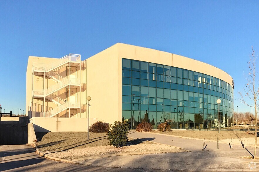 Bureau dans Pozuelo de Alarcón, Madrid à louer - Photo de l’immeuble – Image 3 sur 3