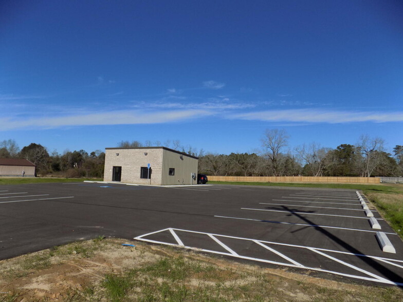 1575 W Central Ave, Wiggins, MS à vendre - Photo de l’immeuble – Image 3 sur 20