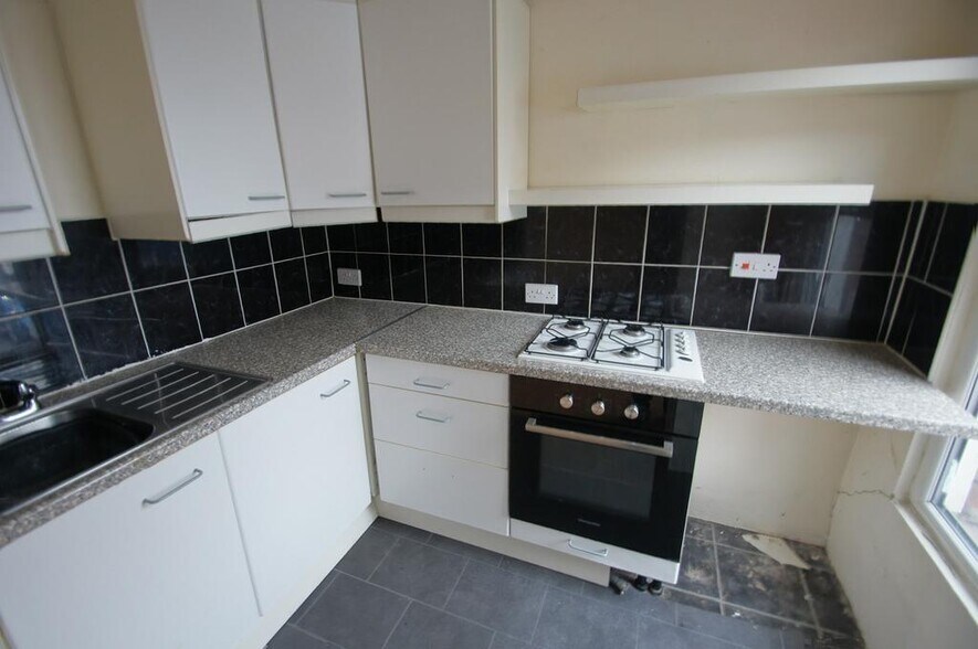 8 Whitby Rd, Ellesmere Port à vendre - Photo de l’immeuble – Image 2 sur 10