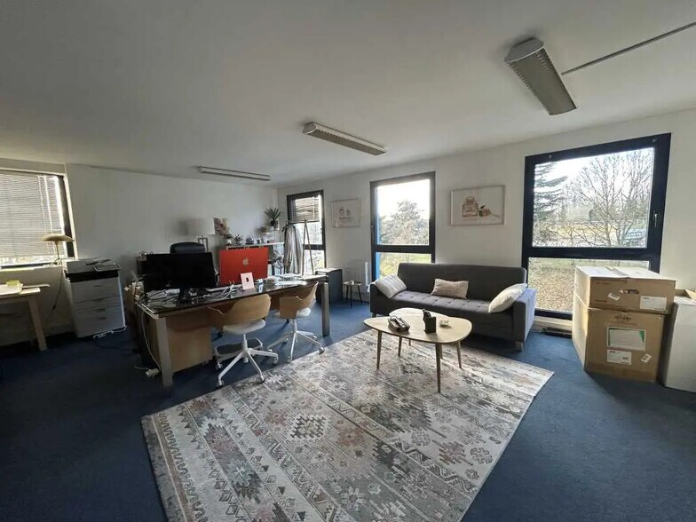 Bureau dans Joinville-le-Pont à louer - Photo de l’immeuble – Image 3 sur 4