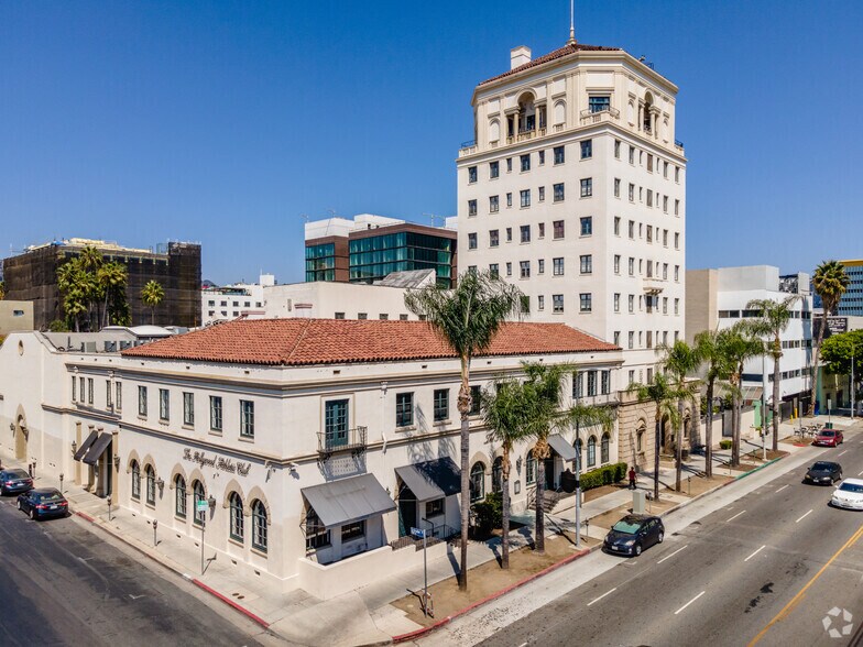 6525 W Sunset Blvd, Los Angeles, CA à louer - Photo de l’immeuble – Image 3 sur 22