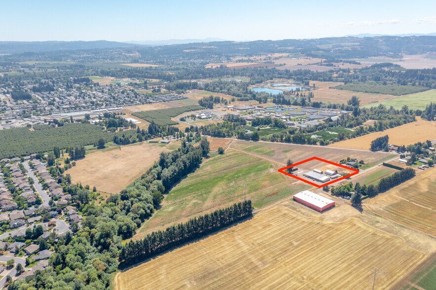 6494 Windsor Island Rd N, Keizer, OR à vendre - Photo de l’immeuble – Image 2 sur 29