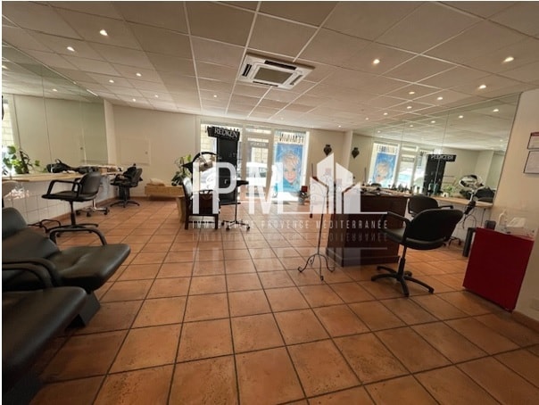 Plus de détails pour Local commercial à louer