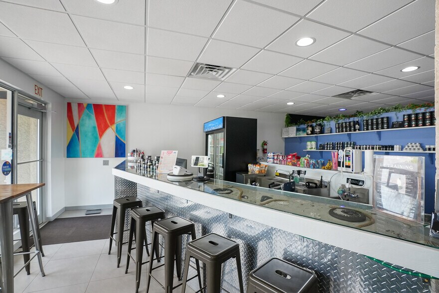 508-510 S Colorado Ave, Stuart, FL à louer - Photo de l’immeuble – Image 3 sur 8