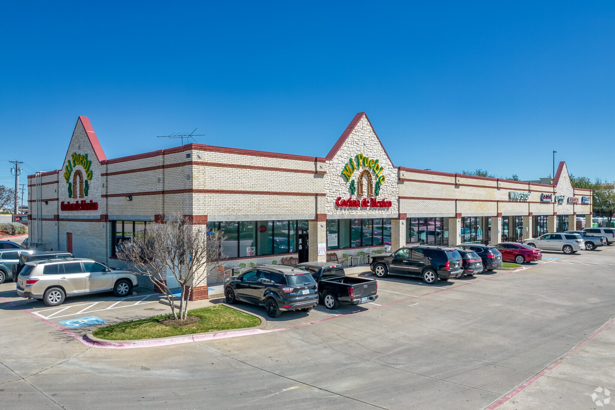8412 Davis Blvd, North Richland Hills, TX à louer Photo principale– Image 1 sur 2