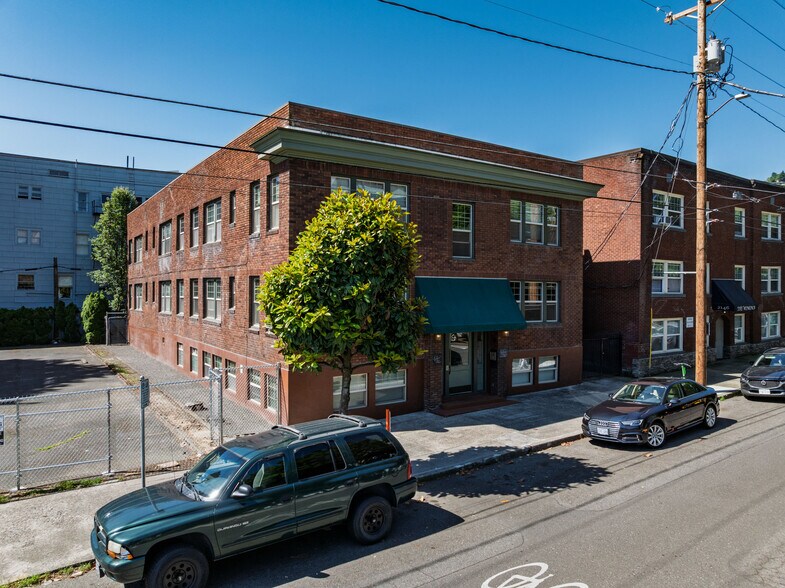 2136 NW Johnson St, Portland, OR à vendre - Photo de l’immeuble – Image 2 sur 17
