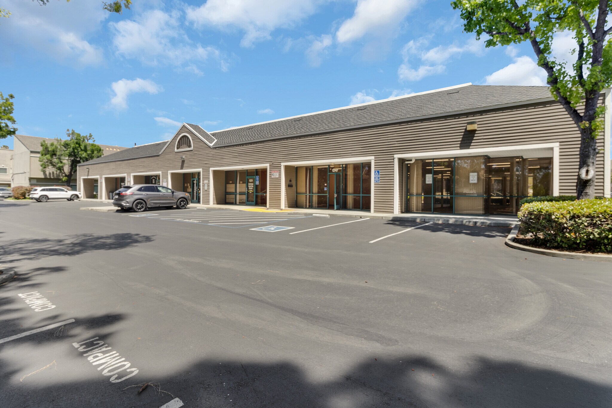 1205-1247 S Park Victoria Dr, Milpitas, CA à vendre Photo principale– Image 1 sur 44