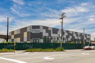 Plus de détails pour 7305 Beach Channel Dr, Far Rockaway, NY - Industriel/Logistique à louer