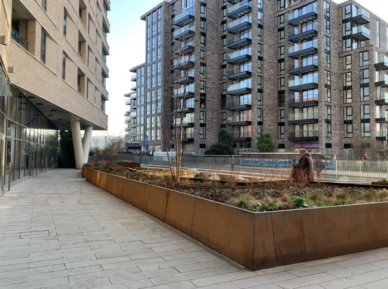 102 Camley St, Londres à louer - Photo de l’immeuble – Image 3 sur 9
