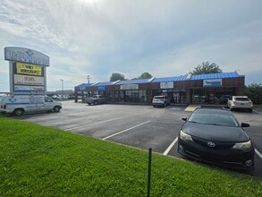 921 S Willow Ave, Cookeville, TN à louer Photo de l’immeuble– Image 1 sur 8