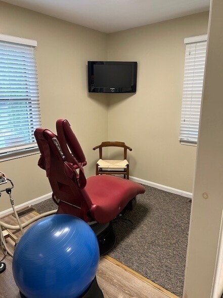 9901 River Rd, Potomac, MD à louer - Photo intérieure – Image 2 sur 10