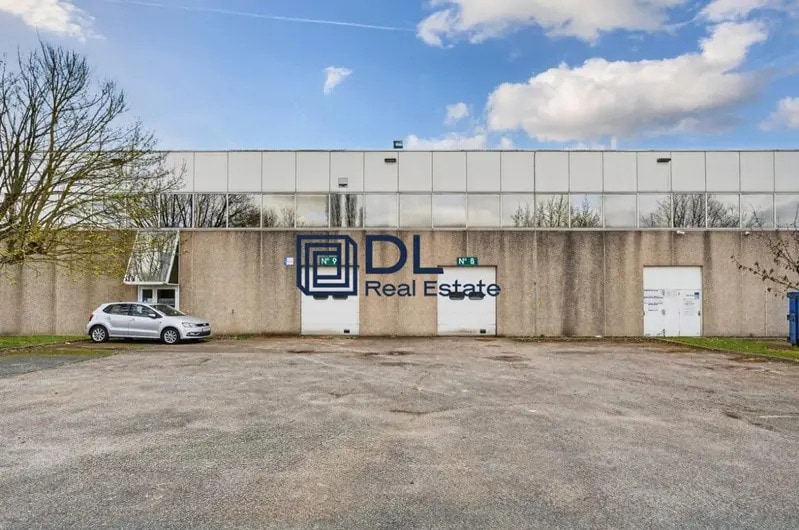 Industriel/Logistique dans Coignières à louer - Photo de l’immeuble – Image 3 sur 6