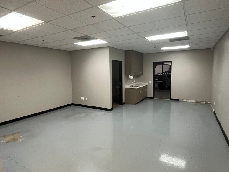 28301-28315 Constellation Rd, Valencia, CA à vendre - Photo intérieure – Image 3 sur 9