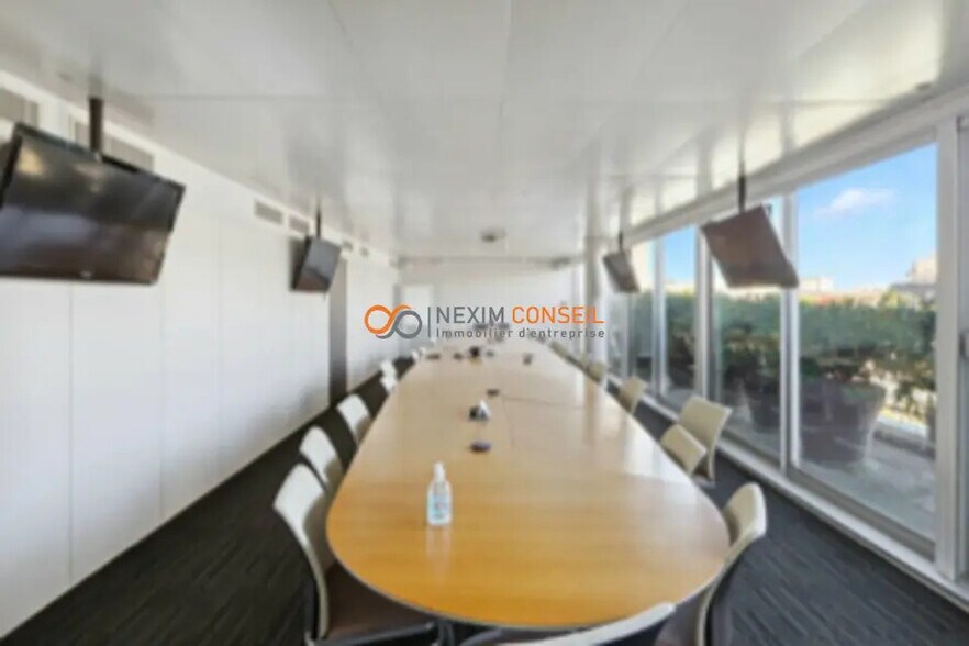 Bureau dans Levallois-Perret à louer - Photo de l’immeuble – Image 3 sur 4
