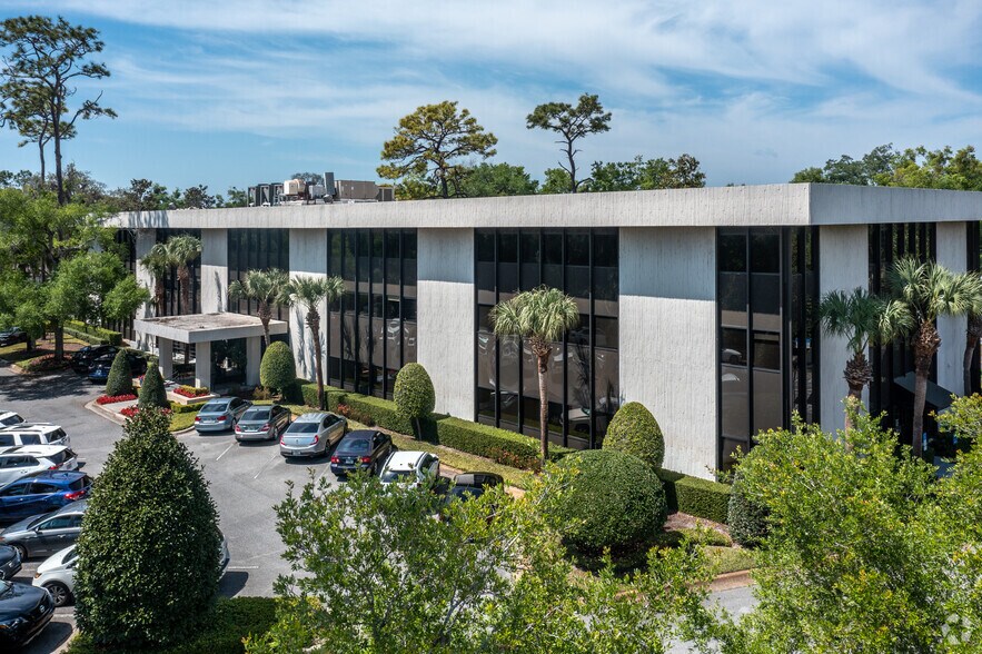 100 E Sybelia Ave, Maitland, FL à louer - Photo principale – Image 1 sur 11