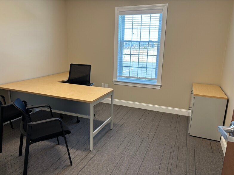 41 Romano Vineyard way, North Kingstown, RI à louer - Photo de l’immeuble – Image 2 sur 11