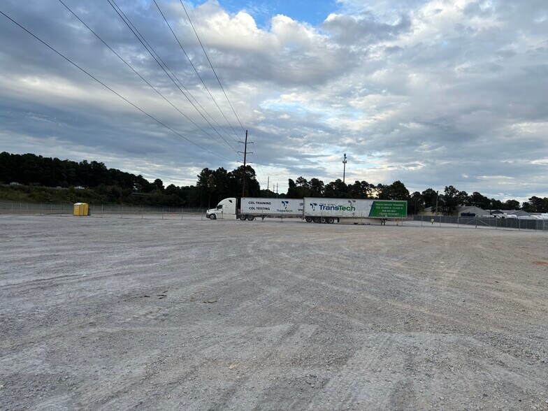 1709 Atlas rd, Columbia, SC à louer - Photo de l’immeuble – Image 1 sur 3