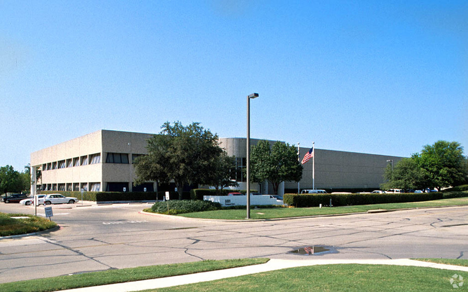 6001 Campus Circle Dr W, Irving, TX à louer - Photo de l’immeuble – Image 2 sur 8