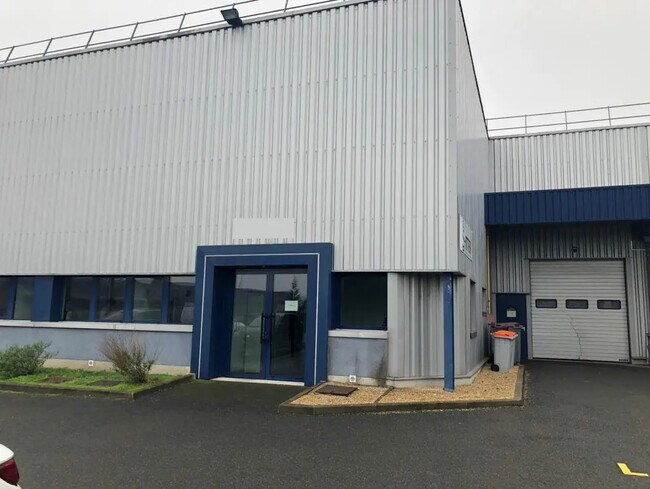 Plus de détails pour Bureau, Local d'activités à louer