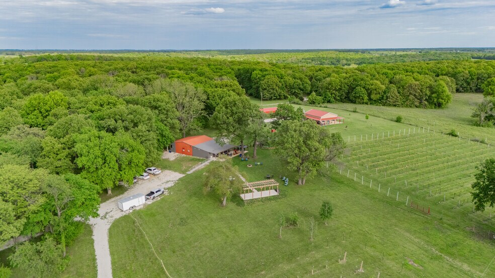 8400 E 1320 Rd, Stockton, MO à vendre - Photo de l’immeuble – Image 2 sur 93