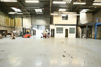 Plus de détails pour 119 Route D'Heyrieux, Saint-Priest - Local d’activités à vendre