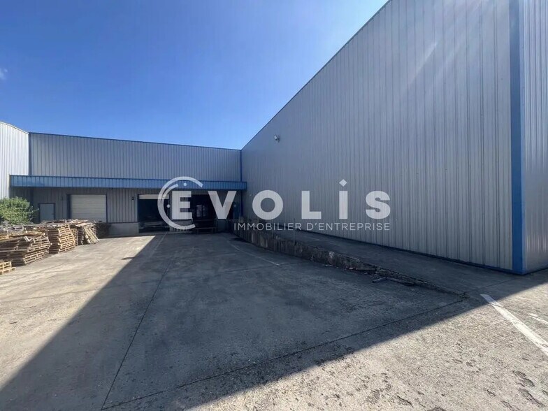 Industriel/Logistique dans Santeny à louer - Photo de l’immeuble – Image 3 sur 12