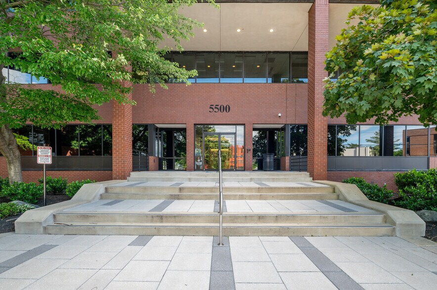 5500 Cherokee Ave, Alexandria, VA à louer - Photo de l’immeuble – Image 3 sur 14