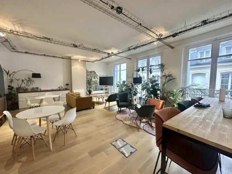 70 Rue Du Temple, Paris à louer - Photo de l’immeuble – Image 1 sur 7