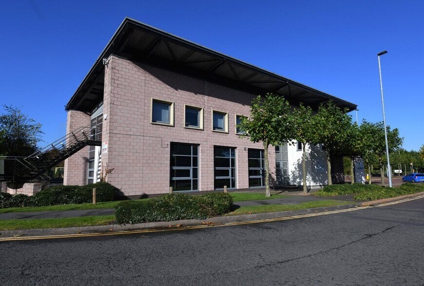 120 Lakeside Dr, Warrington à louer - Photo de l’immeuble – Image 2 sur 15