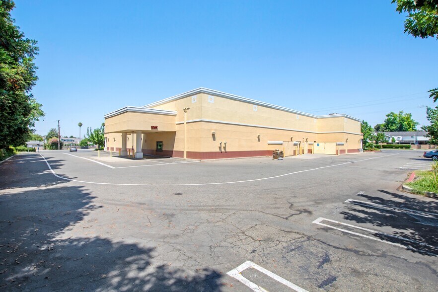 6144 Dewey Dr, Citrus Heights, CA à vendre - Photo de l’immeuble – Image 2 sur 28