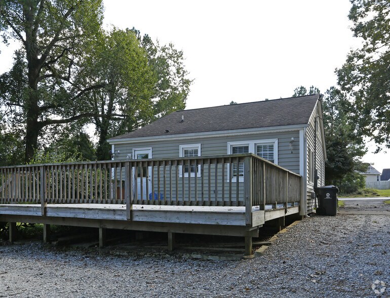 721 Holly Springs Rd, Holly Springs, NC à louer - Photo de l’immeuble – Image 2 sur 2