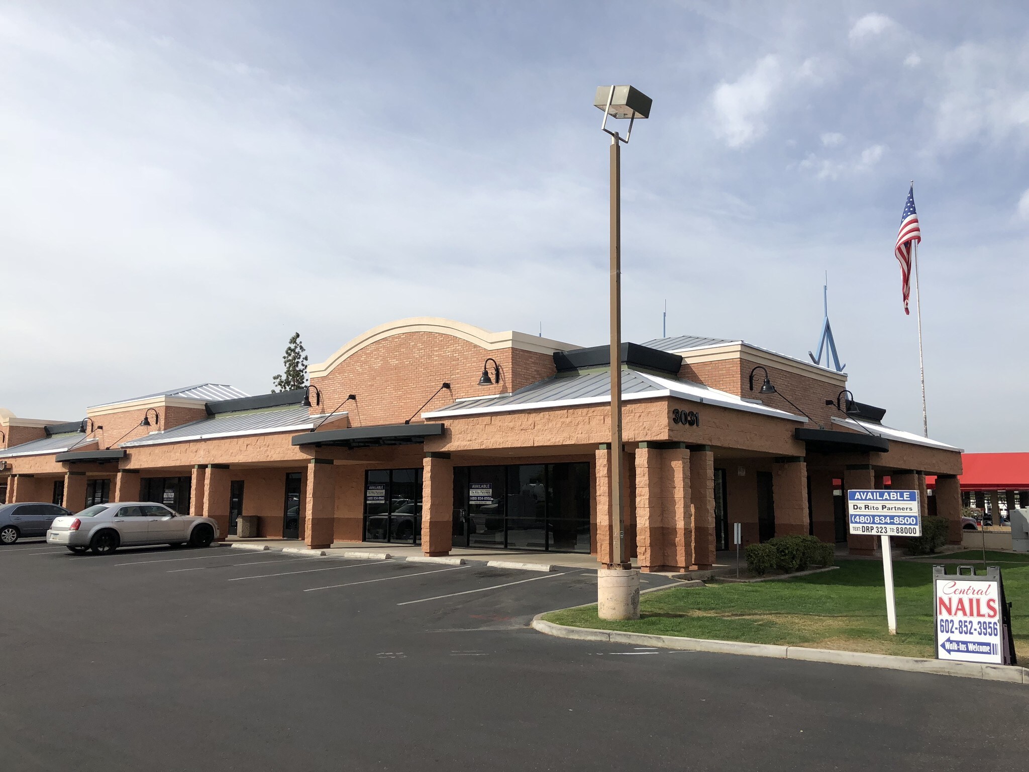 3031 E Indian School Rd, Phoenix, AZ à louer Photo principale– Image 1 sur 5