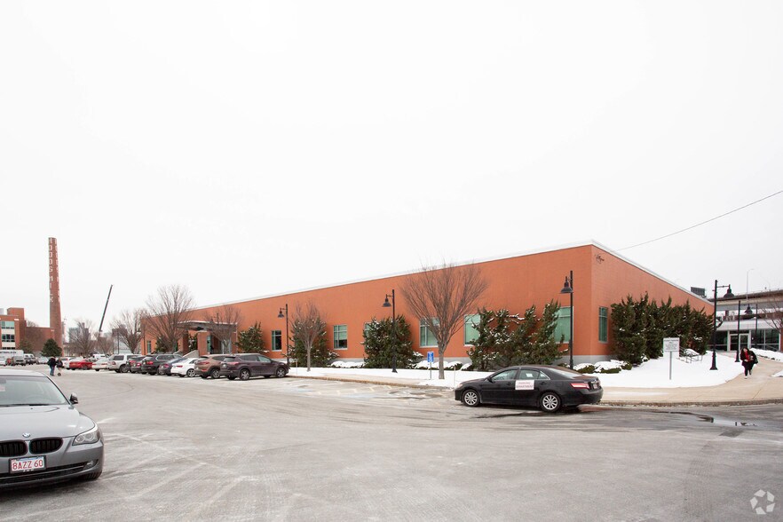 570 Rutherford Ave, Charlestown, MA à louer - Photo de l’immeuble – Image 3 sur 7