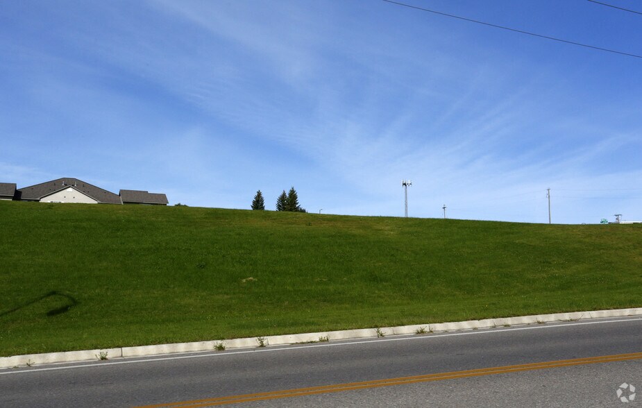 Tower Rd, Fergus Falls, MN à vendre - Photo principale – Image 1 sur 19