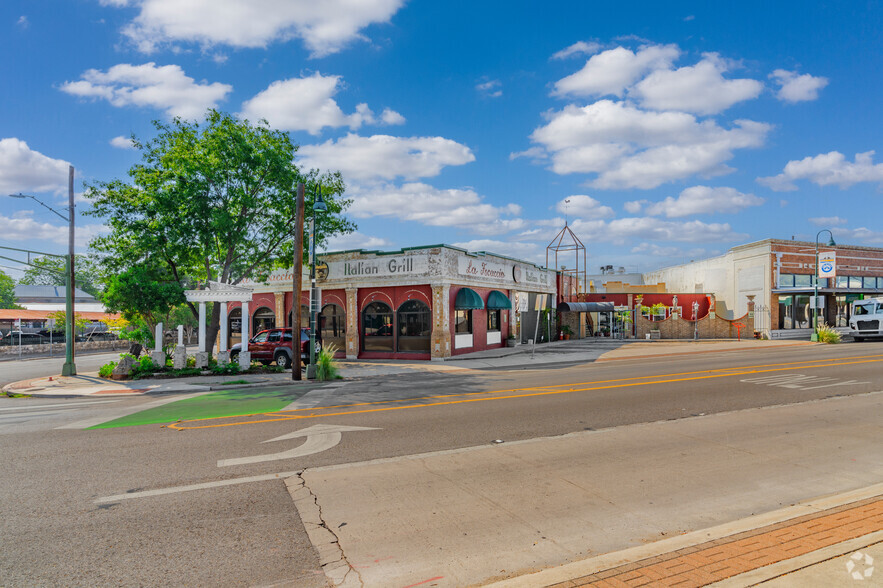 800 S Alamo St, San Antonio, TX à louer - Photo de l’immeuble – Image 3 sur 19