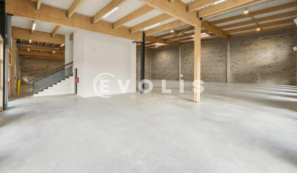 Local d’activités dans Graveson à louer - Photo intérieure – Image 3 sur 9
