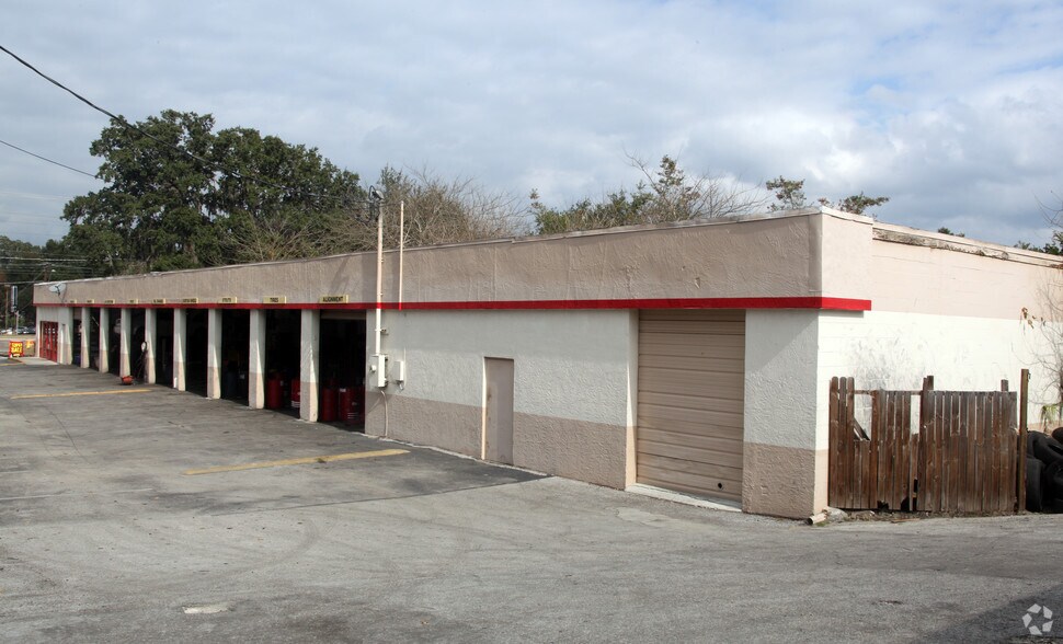1209 W Brandon Blvd, Brandon, FL à vendre - Photo de l’immeuble – Image 2 sur 40
