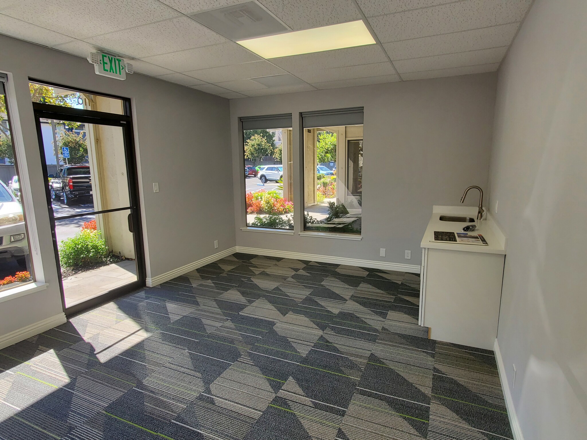 1280 Boulevard Way, Walnut Creek, CA à louer Photo de l’immeuble– Image 1 sur 5