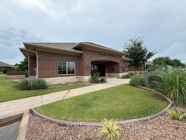 1014 24th Ave NW, Norman, OK à vendre - Photo de l’immeuble – Image 2 sur 9