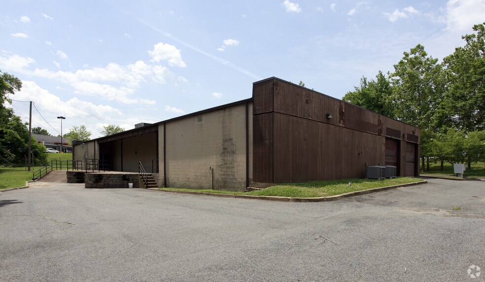 181 Kings Hwy, Fredericksburg, VA à louer - Photo de l’immeuble – Image 3 sur 10