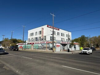 Plus de détails pour 12704 120th St NW, Edmonton, AB - Sports et loisirs à vendre