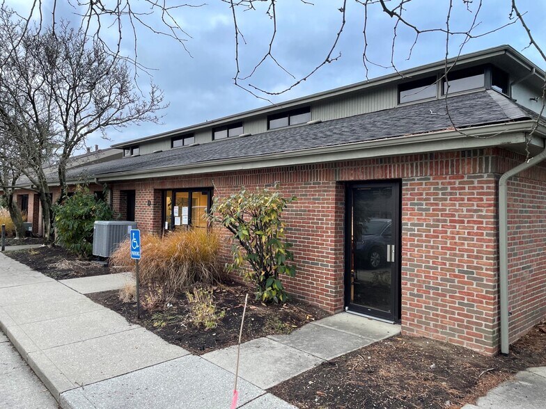 550 S Cleveland Ave, Westerville, OH à louer - Photo de l’immeuble – Image 2 sur 10